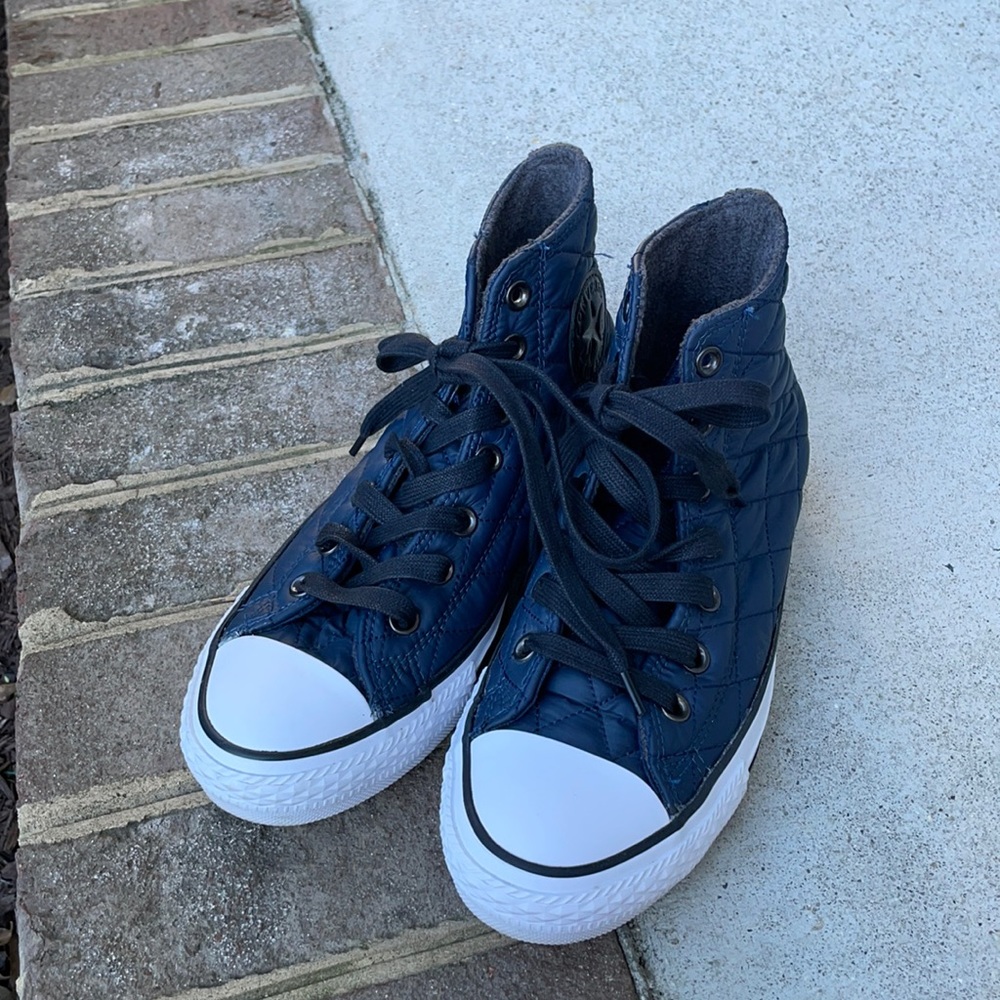 Converse High Top Blue Quilted Sneakers. Sz W7 M5